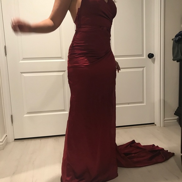 Red gown - Picture 6 of 7